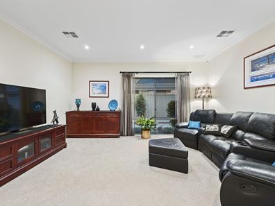 31 Heliconia Turn, Stirling WA 6021