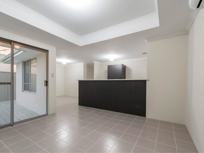 9/2 Positano Crescent, Yangebup
