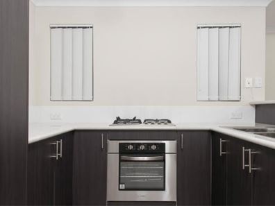 9/2 Positano Crescent, Yangebup WA 6164