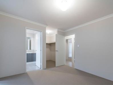 9/2 Positano Crescent, Yangebup WA 6164
