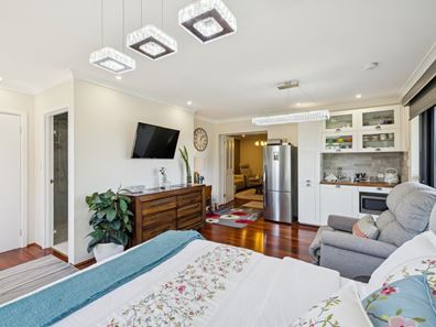 78 Scott Street, Cloverdale WA 6105