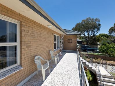 15 Wiluna Avenue, White Gum Valley WA 6162