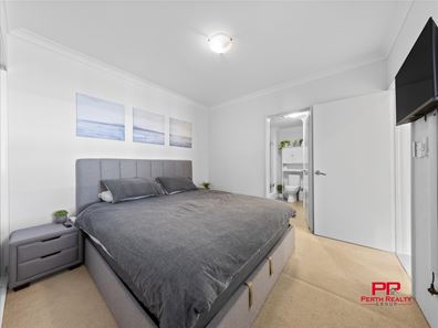2/42 Elizabeth Street, Cloverdale WA 6105