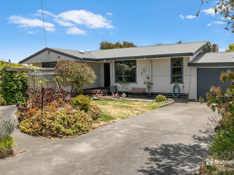 26 Canning Street, Orana WA 6330