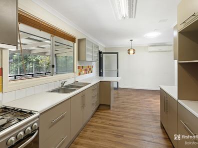 26 Canning Street, Orana WA 6330