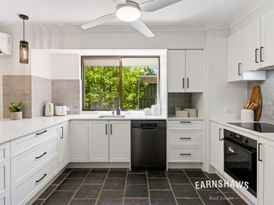 33 Burton Retreat, Stratton WA 6056