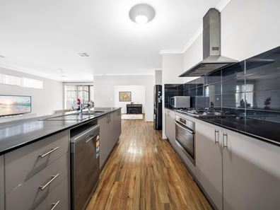 114 Aspiri Promenade, Piara Waters WA 6112