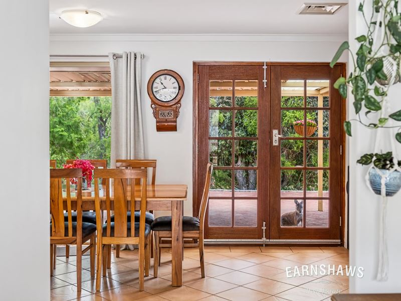 9 Woodbridge Drive, Greenmount WA 6056