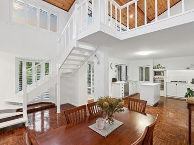 4 Lake Carine Gardens, Carine WA 6020