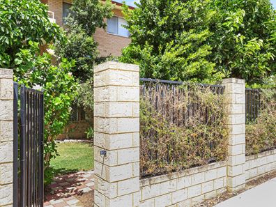 2/161 Holland Street, Fremantle WA 6160
