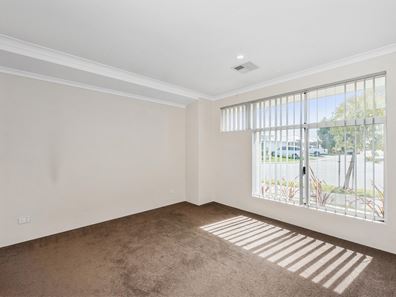 12 Nalbarra Road, Golden Bay WA 6174