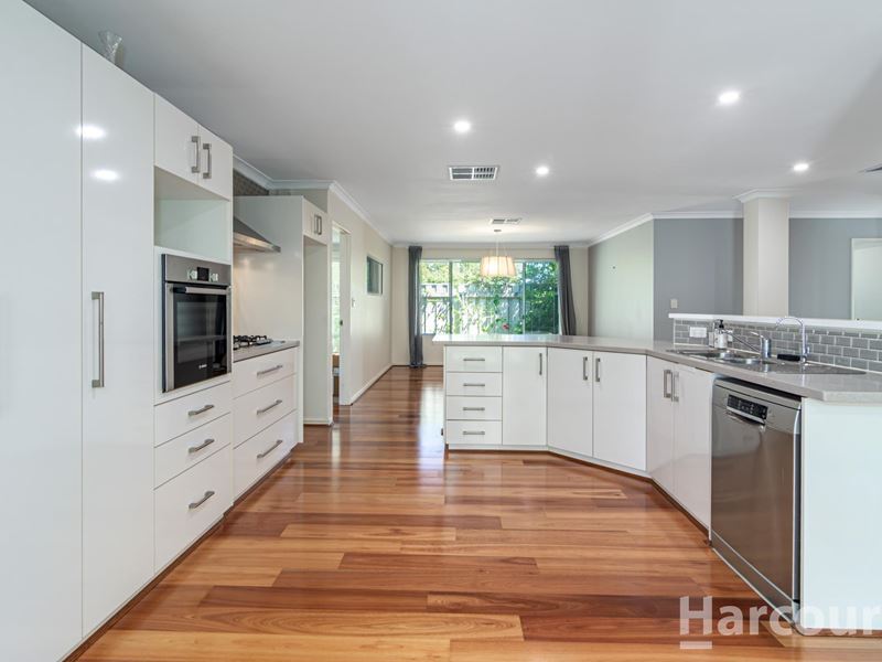 11 Kooringa Place, Currambine WA 6028