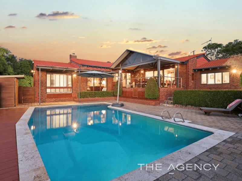 17 High Peak Place, Lesmurdie WA 6076