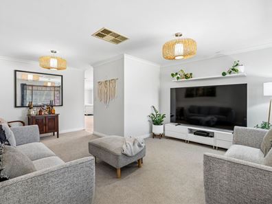 4 Tourner Retreat, Atwell WA 6164