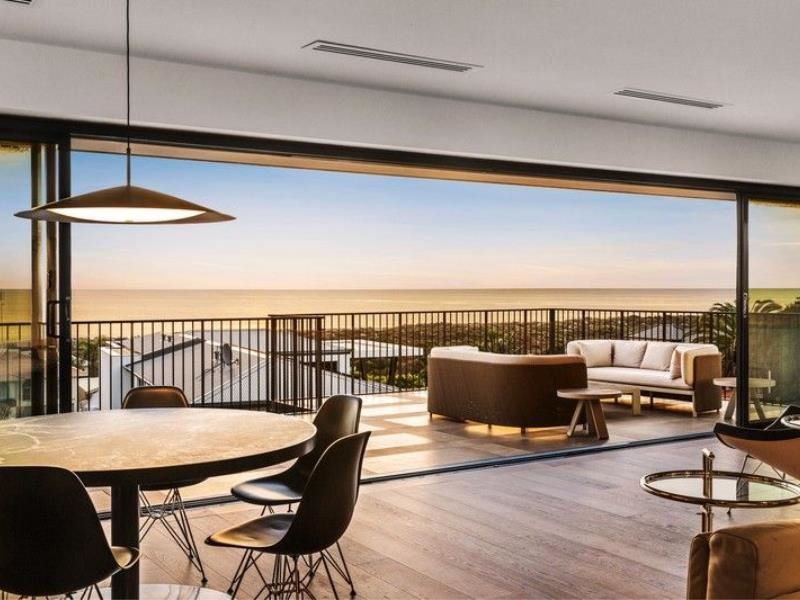 8 Aruma Way, City Beach