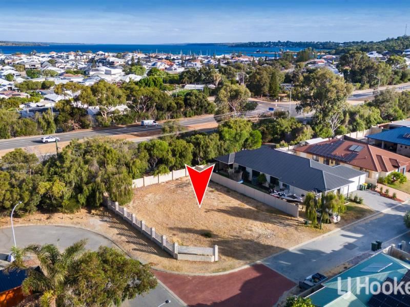 2 Royal Crescent, Wannanup WA 6210