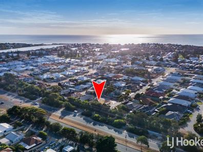 2 Royal Crescent, Wannanup WA 6210