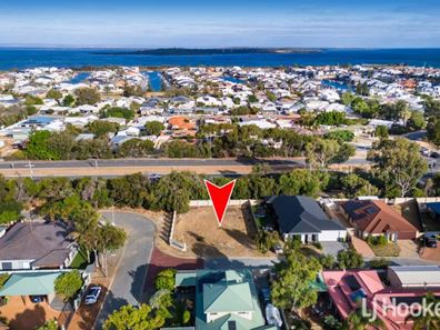 2 Royal Crescent, Wannanup WA 6210