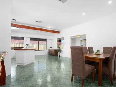 21 Waylen Square, Beeliar WA 6164