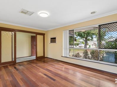 36 Glennon Way, Rossmoyne WA 6148