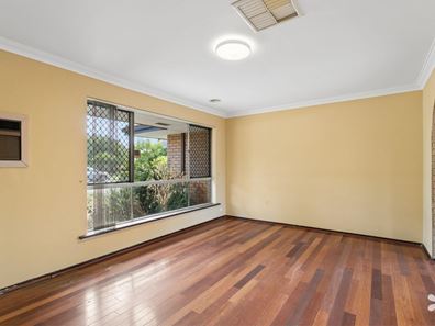 36 Glennon Way, Rossmoyne WA 6148