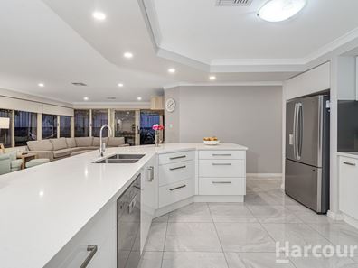 4 Swiftsure Place, Currambine WA 6028