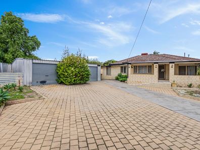 8 Lecky Court, Girrawheen WA 6064