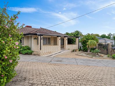 8 Lecky Court, Girrawheen WA 6064