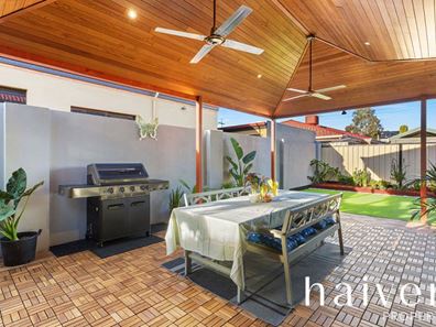 15 Pemberton Close, Stirling WA 6021