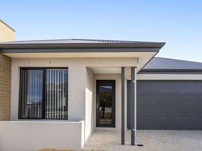24 Longitude Road, Port Kennedy WA 6172