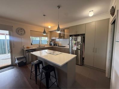 24 Hilory St, Coolbellup WA 6163