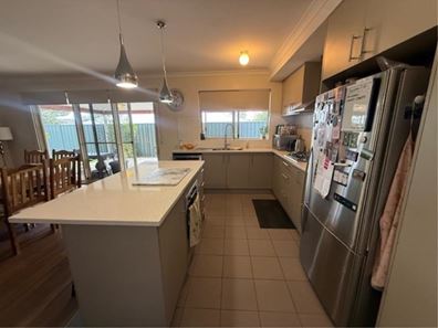 24 Hilory St, Coolbellup WA 6163