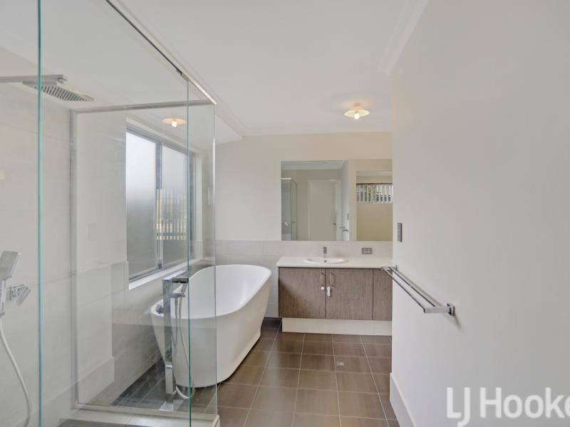 3 Dragonfly Boulevard, Lakelands WA 6180