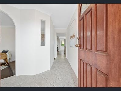 205 Currie St, Warnbro WA 6169