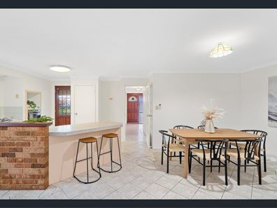 205 Currie St, Warnbro WA 6169