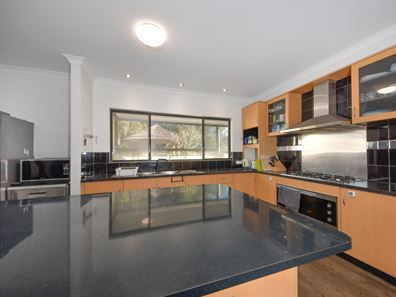 7 Blyth Close, Warnbro WA 6169