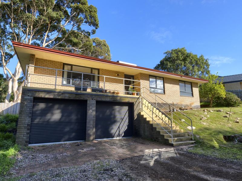 146 Bay View Drive, Little Grove WA 6330