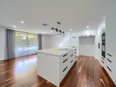 146 Bay View Drive, Little Grove WA 6330