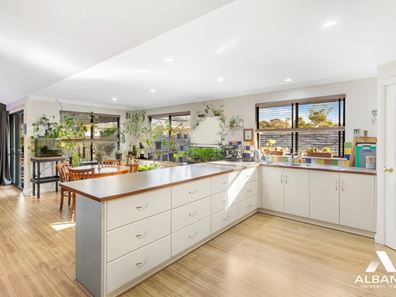 21 Webb Street, Mckail WA 6330