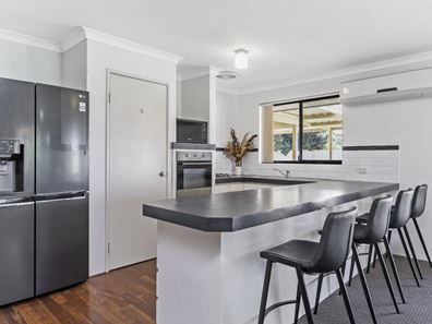 9 Underdale Place, Coodanup WA 6210