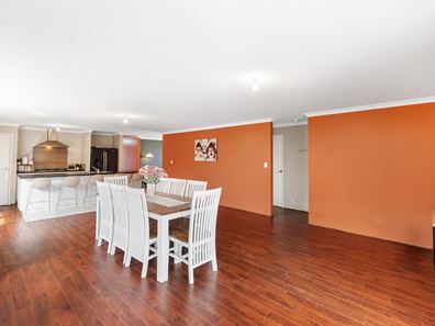 38 Courbette Way, The Vines WA 6069