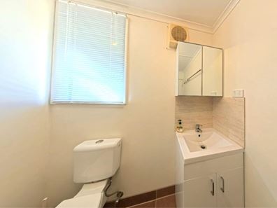 Room 3/8 Karina Mews, Kalbarri WA 6536
