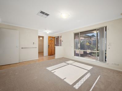 6 Zeil Court, Alexander Heights WA 6064