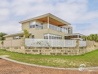 2 The Cove, Coogee WA 6166