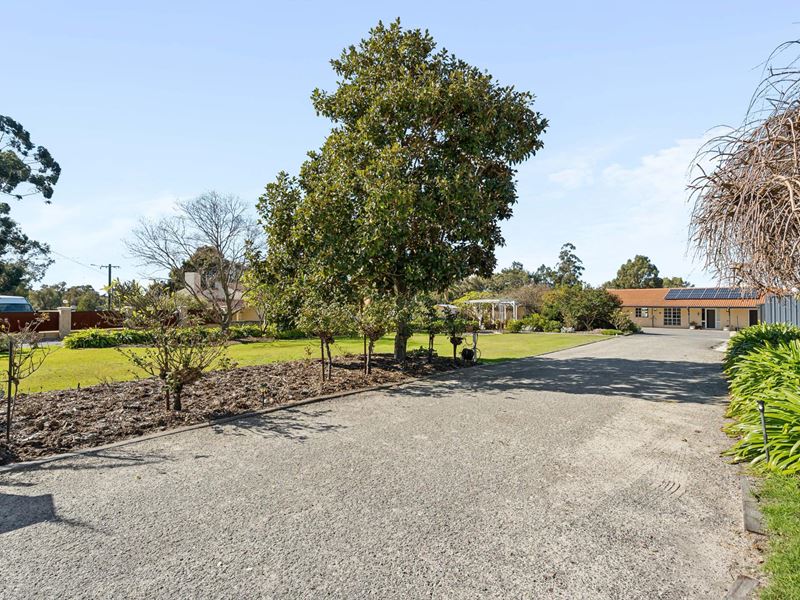 7 Battersea Road, Canning Vale WA 6155
