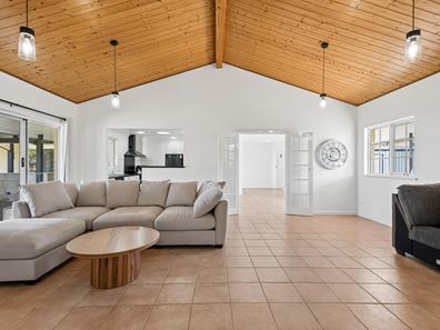 7 Battersea Road, Canning Vale WA 6155