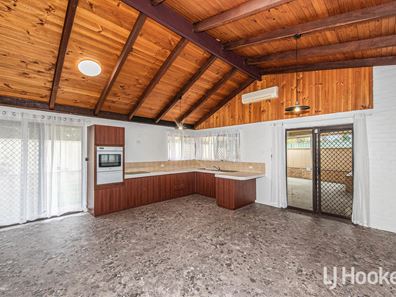 27 Blue Gum  Place, Midvale WA 6056