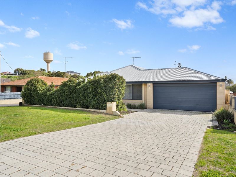 54 Janis Street, Halls Head WA 6210