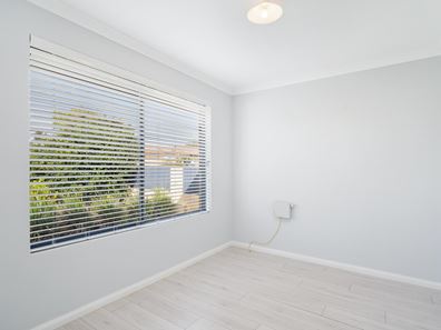 54 Janis Street, Halls Head WA 6210