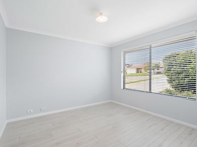 54 Janis Street, Halls Head WA 6210